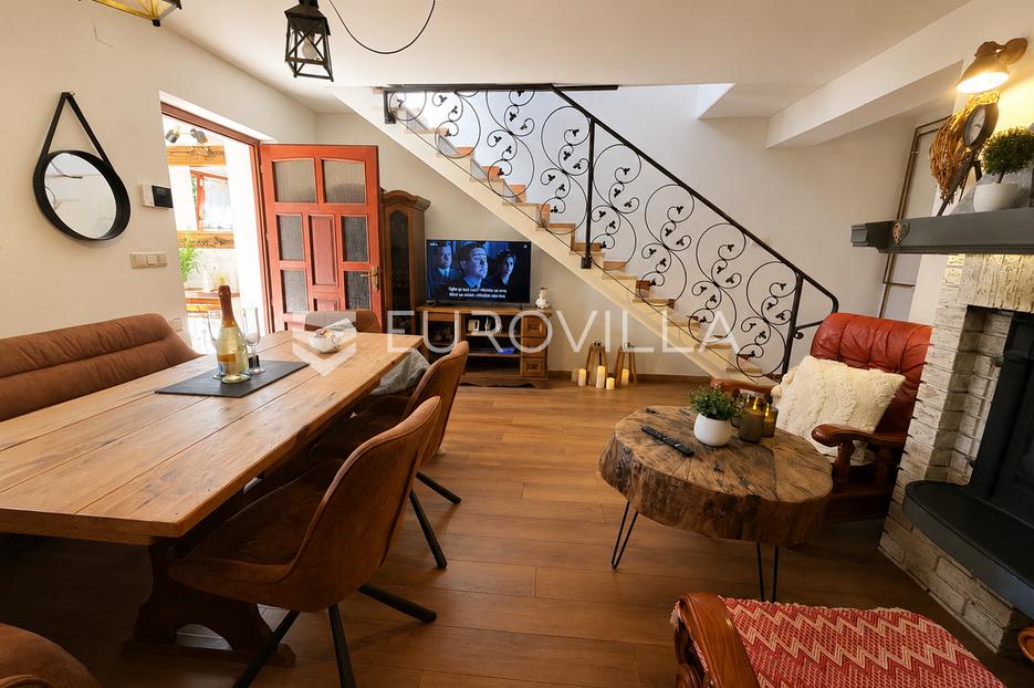 Casa In vendita - Primorsko-goranska Ravna Gora