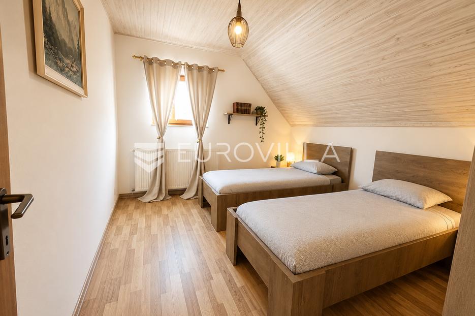 Casa In vendita - Primorsko-goranska Ravna Gora