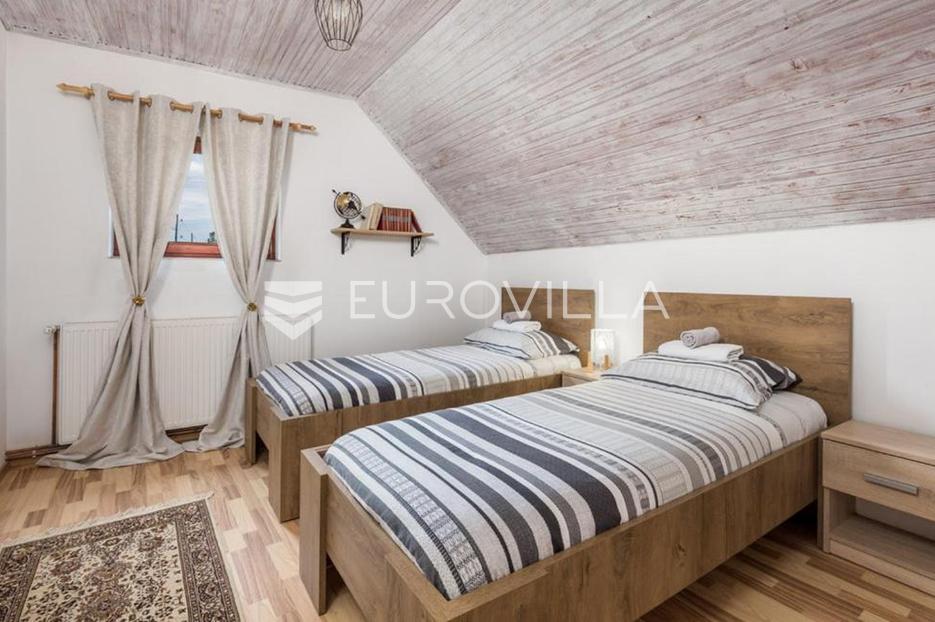 Casa In vendita - Primorsko-goranska Ravna Gora
