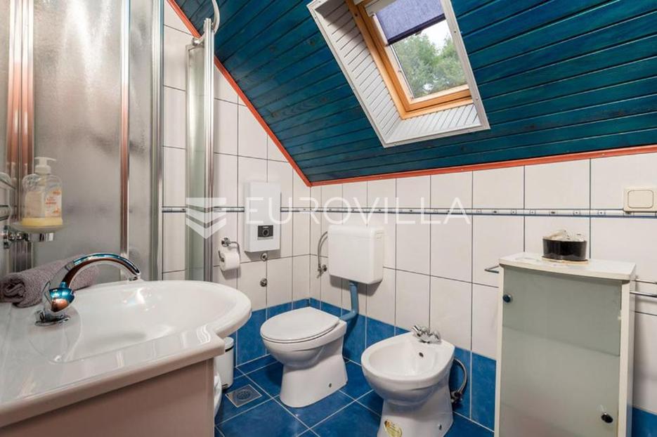 Casa In vendita - Primorsko-goranska Ravna Gora