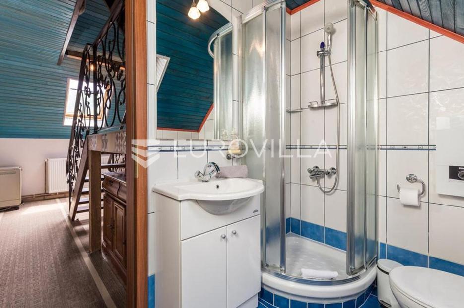 Casa In vendita - Primorsko-goranska Ravna Gora