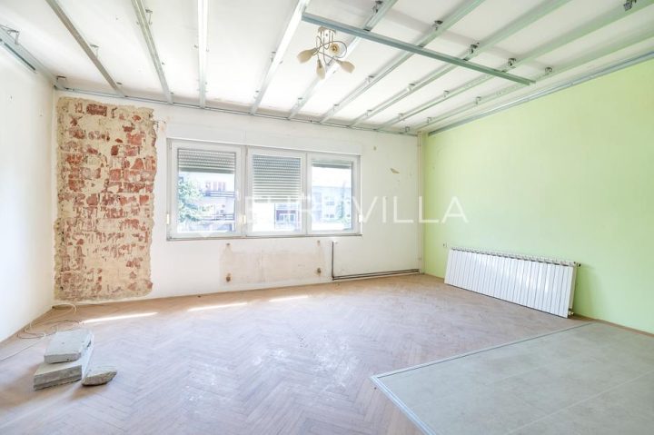 House for sale 300 m² – Gornji Bukovac