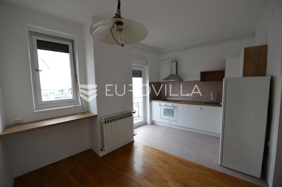 Apartma Naprodaj - Grad Zagreb Donji Grad