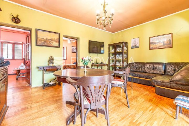 House for sale 104 m² – Peščenica