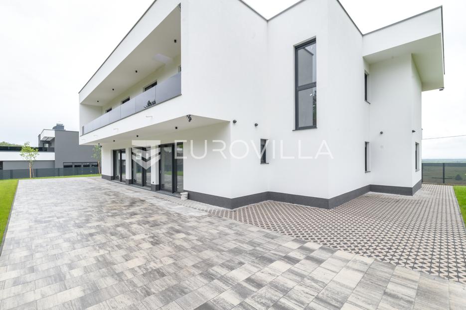 Haus Zu verkaufen -  Brezovica