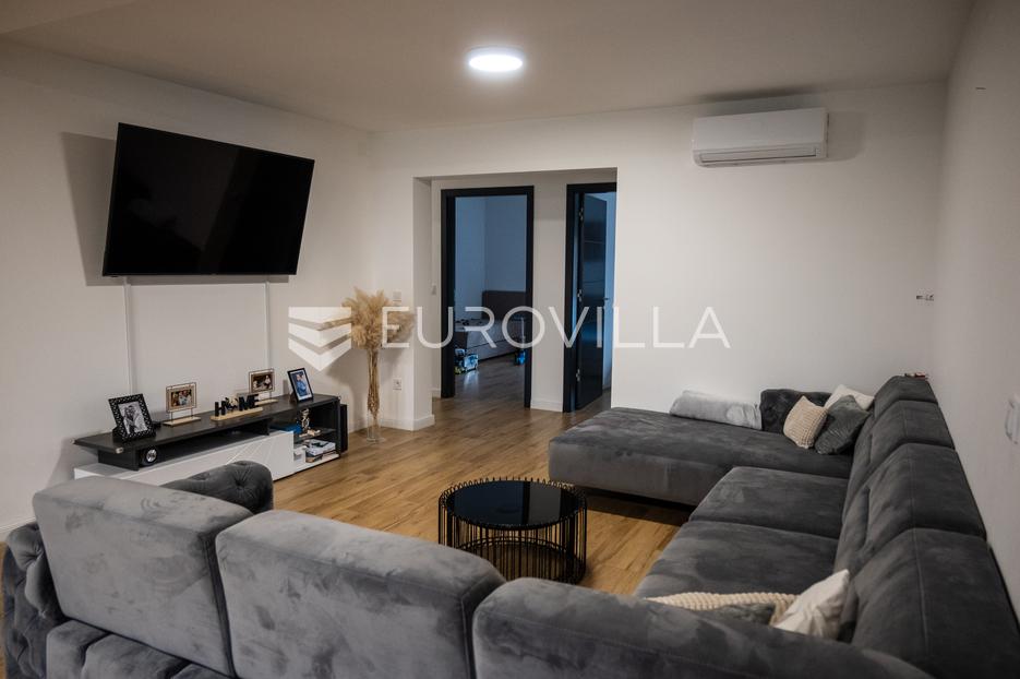 Flat For sale Cvjetno naselje
