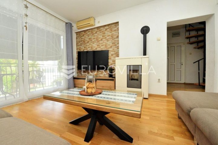 Flat for sale 93 m² – Kolovare