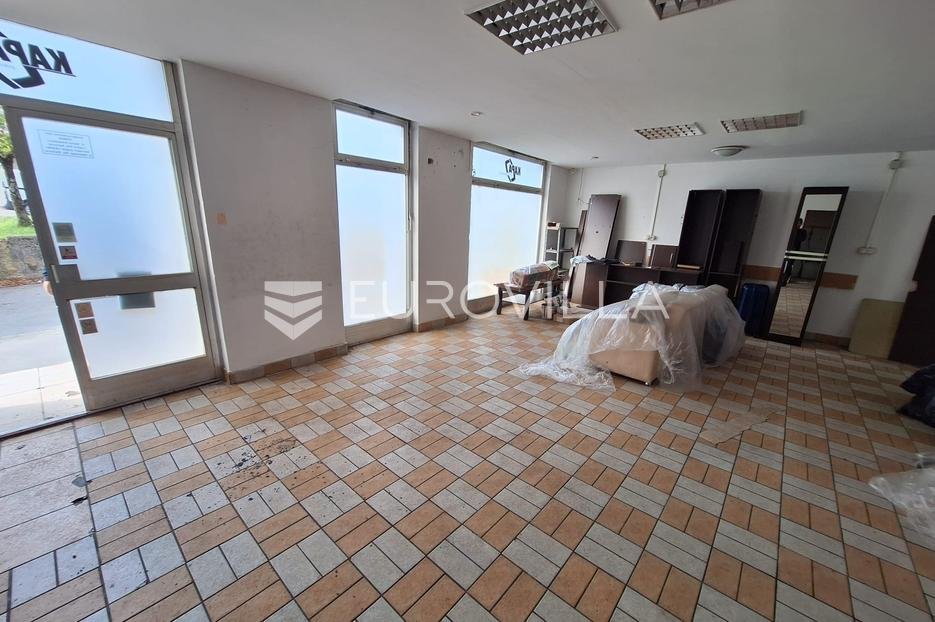Locaux commerciaux À vendre - Karlovačka Karlovac