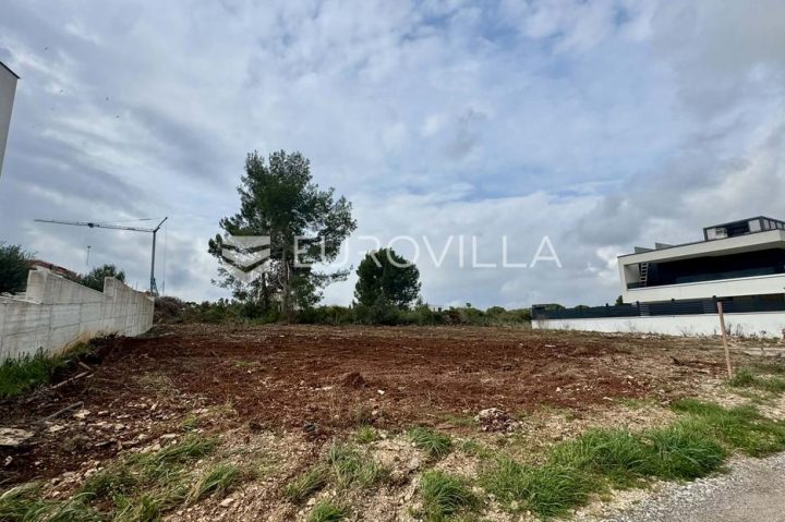 Zemljište na prodaju 598 m² – Medulin