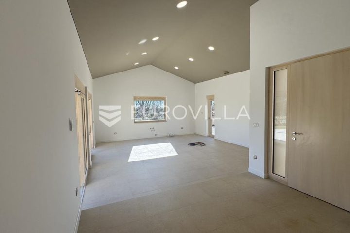 Dům na prodej 266 m² – Majkusi