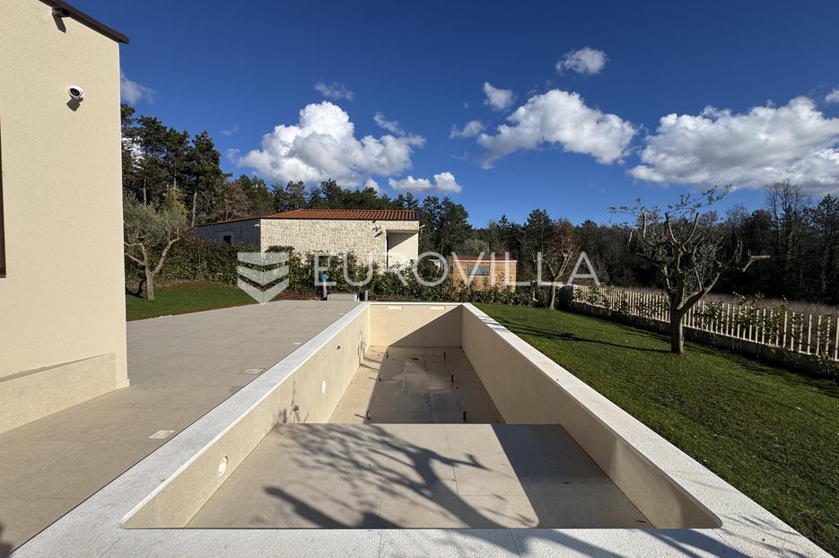 Casa In vendita -  Višnjan