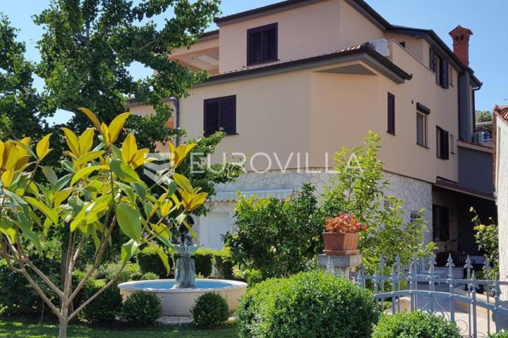 House for sale 360 m² – Banjole