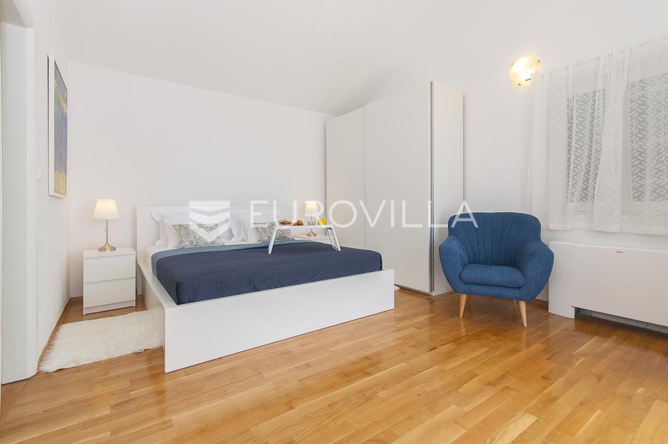 Casa In vendita -  Dugi Rat