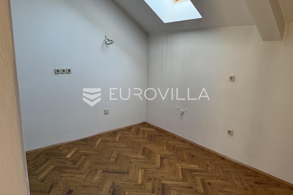 Commerciale In vendita -  Vinkovci