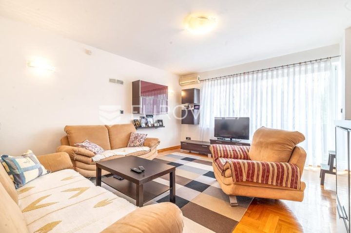 Casa in vendita 410 m² – Sesvete