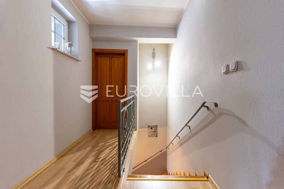 Haus Zu verkaufen -  Požega