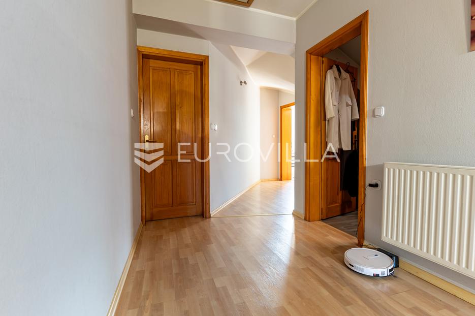 Haus Zu verkaufen -  Požega