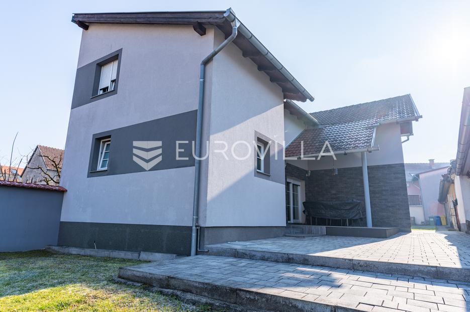 Kuća Na prodaju - Požeško-slavonska Požega