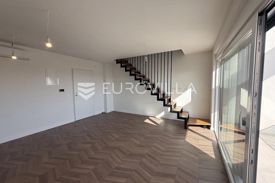 Flat For sale - Splitsko-dalmatinska Kaštela