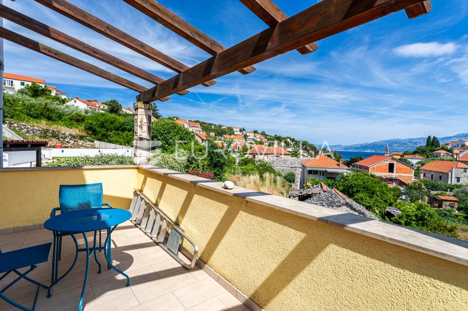 Kuća Na prodaju -  Supetar