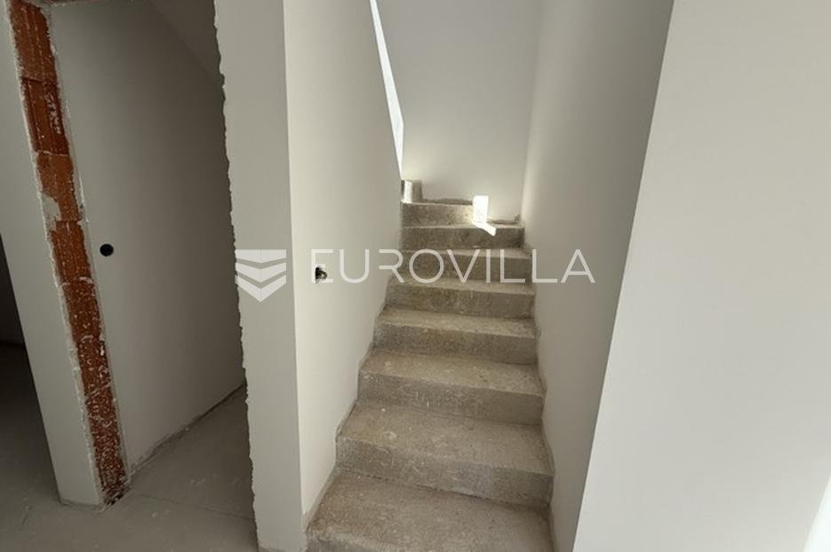 House For sale - Istarska Ližnjan