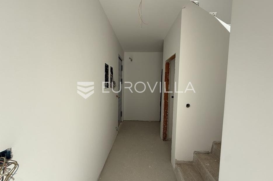 House For sale - Istarska Ližnjan