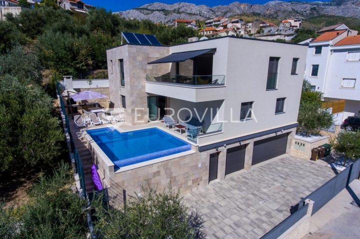 Maison à vendre 300 m² – Žrnovnica