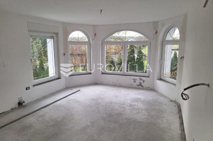 Dům na prodej 420 m² – Tušilović