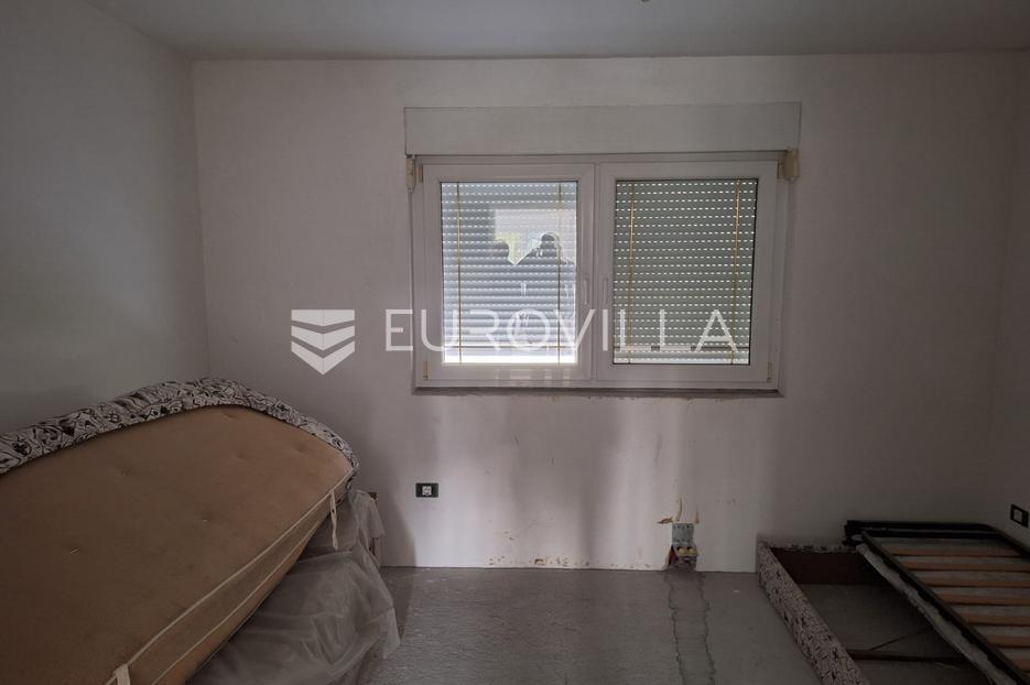 Haus Zu verkaufen - Karlovačka Karlovac - Okolica