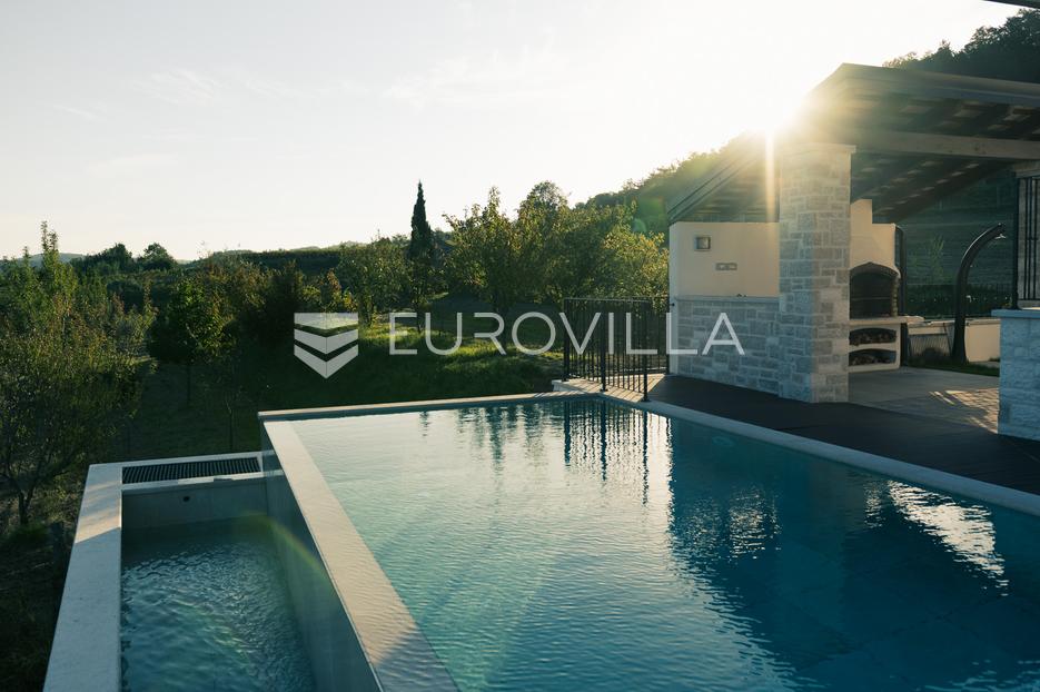 House For sale -  Buje