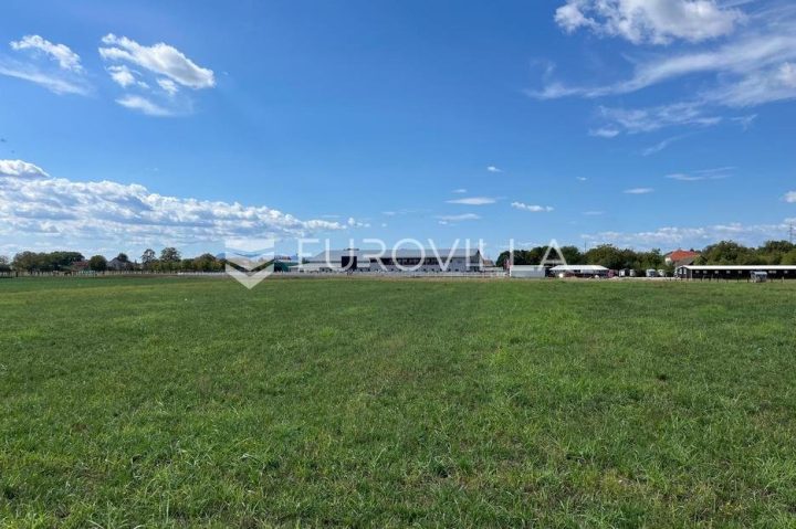 Terrain à vendre 5844 m² – Gornji Čehi