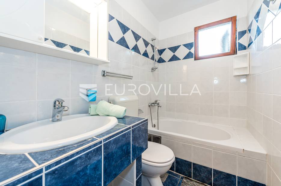 Casa In vendita -  Šibenik - Okolica