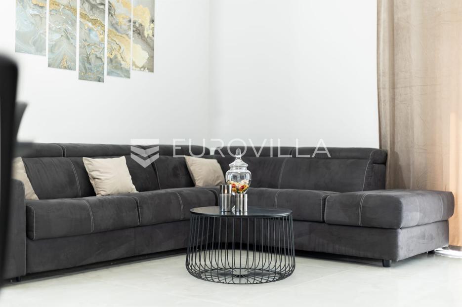 Dům Na prodej -  Klis