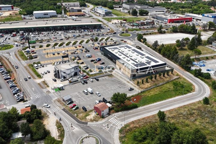 Locaux commerciaux à vendre 70 m² – Poreč