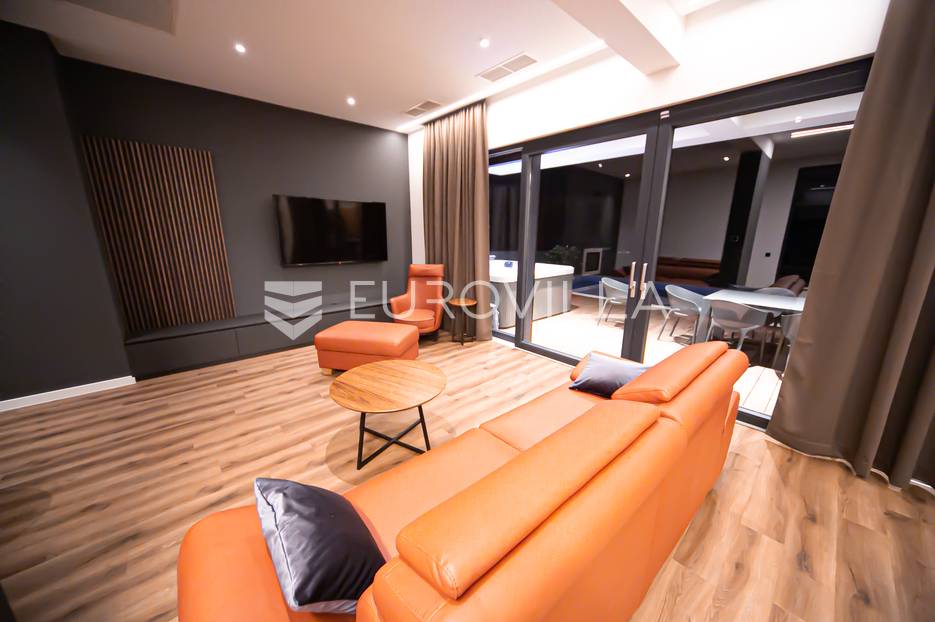 Haus Zu verkaufen -  Novalja