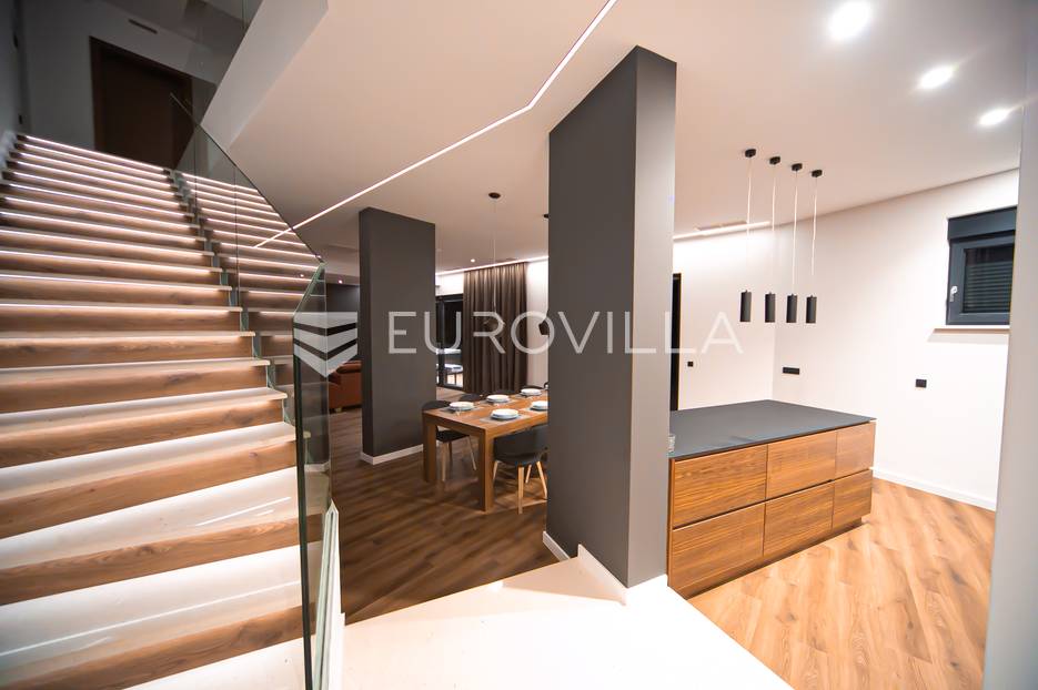 Haus Zu verkaufen -  Novalja