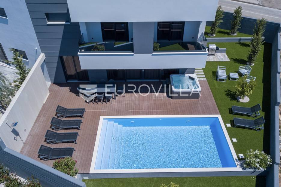 Haus Zu verkaufen -  Novalja