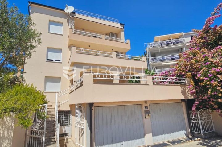 Hiša na predaj 439 m² – Seget Donji