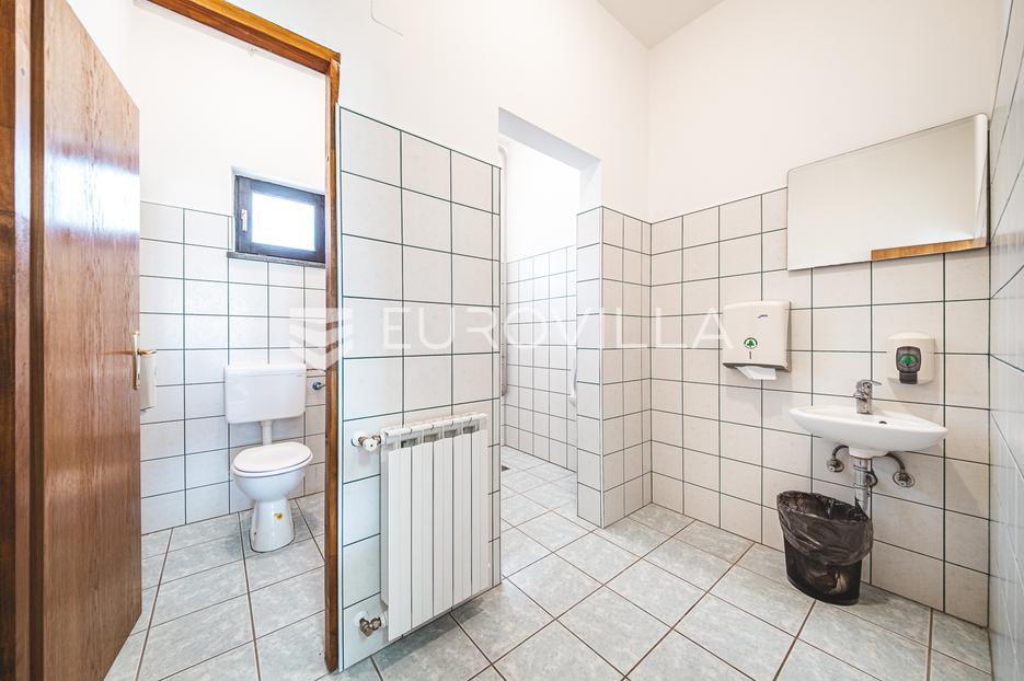Poslovni prostor Na prodaju -  Sveta Nedelja