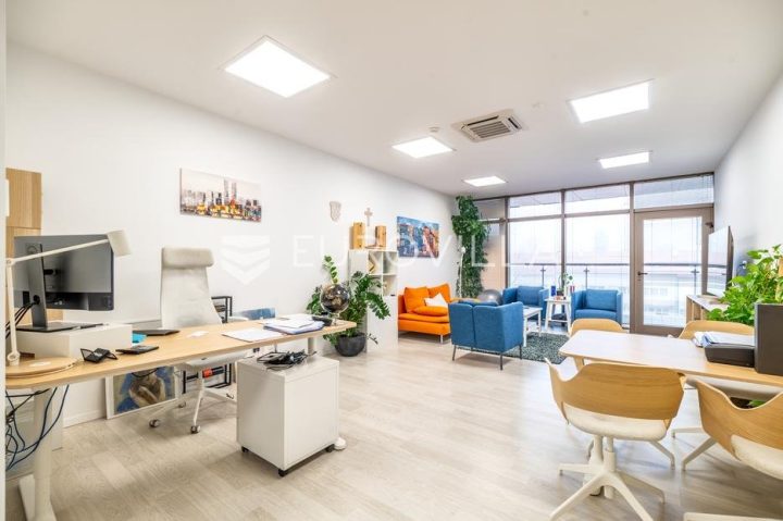Business premises for sale 60 m² – Zabok
