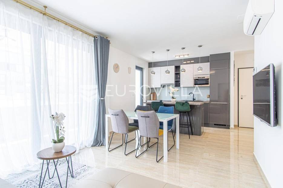 Appartamento In vendita - Splitsko-dalmatinska Split - foto 2/13