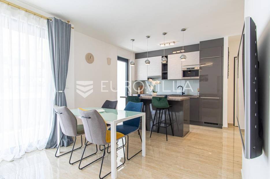 Appartamento In vendita - Splitsko-dalmatinska Split - foto 3/13