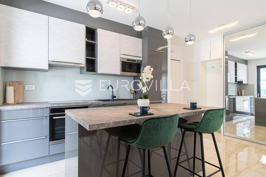 Appartamento In vendita - Splitsko-dalmatinska Split - foto 5/13