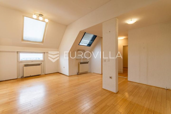 Flat for sale 82 m² – Centar