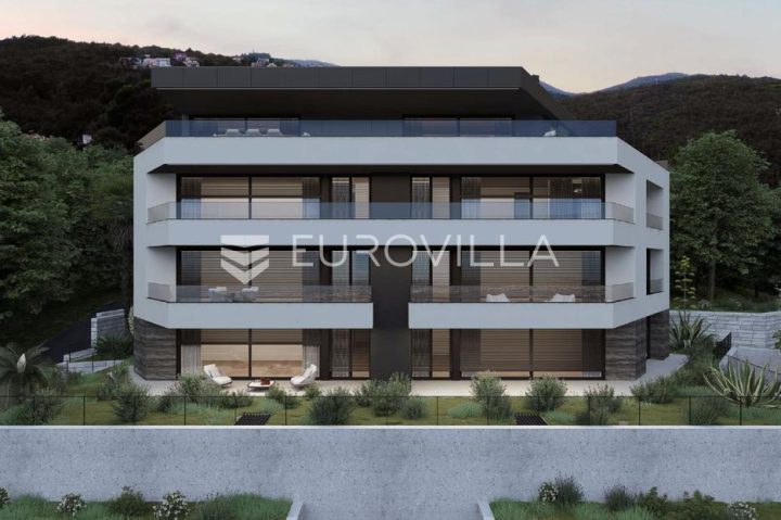 Stan na prodaju 172 m² – Plahuti