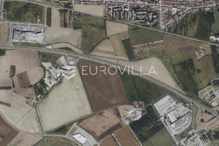 Parcela na predaj 8145 m² – Industrijska Četvrt
