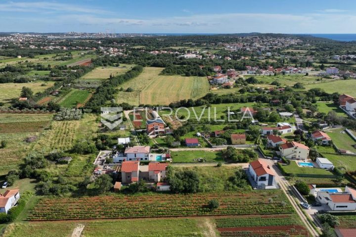 Parcela na predaj 829 m² – Valbandon