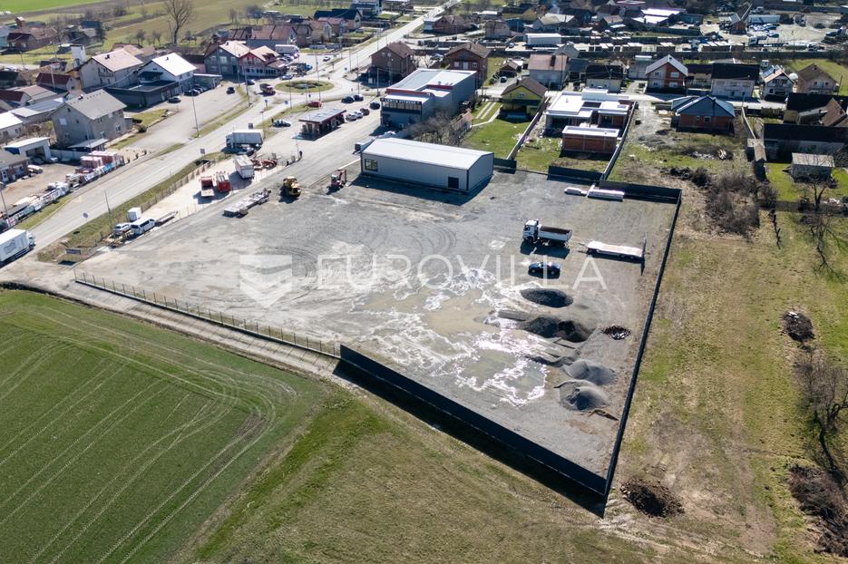 Poslovni prostori Na predaj -  Velika Kopanica