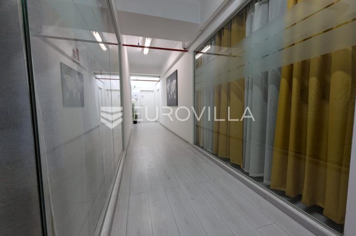 Locaux commerciaux À vendre - Splitsko-dalmatinska Split - foto 4/4