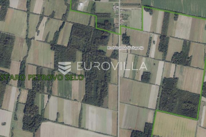 Terreno in vendita 1588 m² – Staro Petrovo Selo